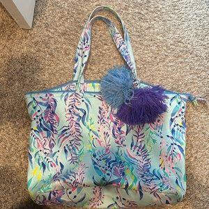 EUC Lilly Pulitzer canvas bag.